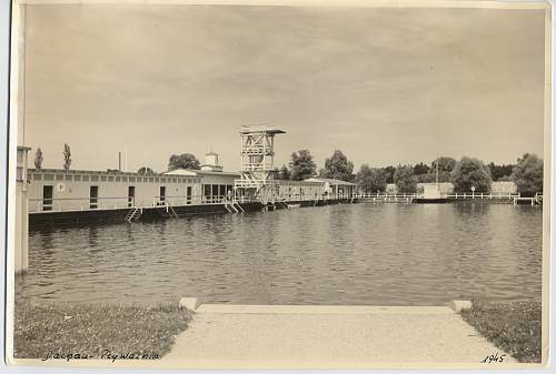 Camp Dachau SS and prisoner 3D