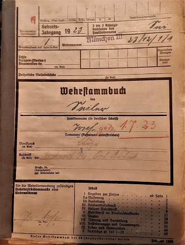 Wehrstammbuch and Soldbuch to the same soldier in Grenadier Regiment 379 and 392