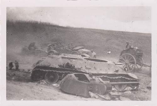 Photo album of a horse-drawn 105 battery in Barbarossa