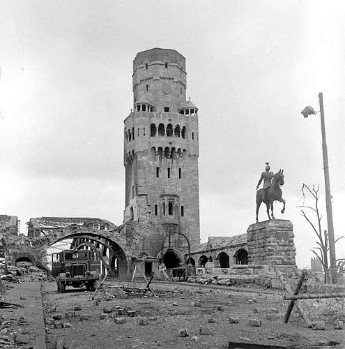 Advertisement. Photos of German soldiers with advertising signs.