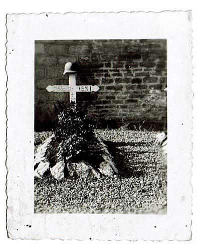 &quot;I once had a comrade&quot;. Photos of graves of German soldiers.