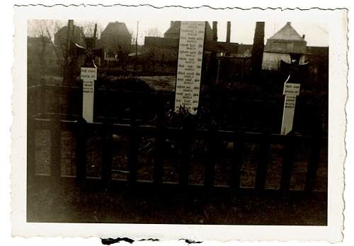 &quot;I once had a comrade&quot;. Photos of graves of German soldiers.