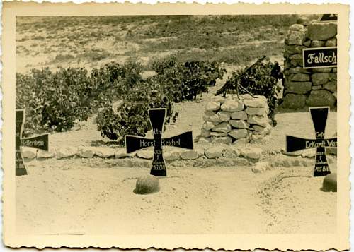 &quot;I once had a comrade&quot;. Photos of graves of German soldiers.