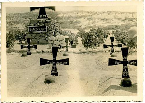 &quot;I once had a comrade&quot;. Photos of graves of German soldiers.