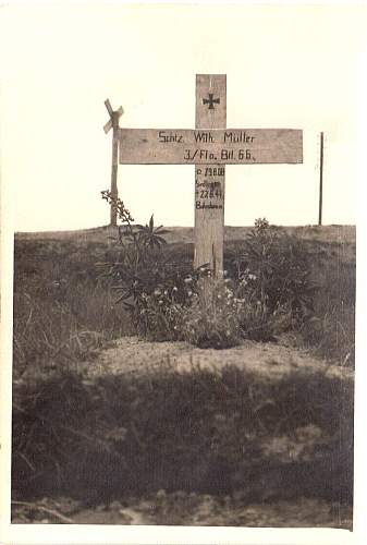 &quot;I once had a comrade&quot;. Photos of graves of German soldiers.