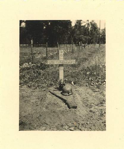 &quot;I once had a comrade&quot;. Photos of graves of German soldiers.