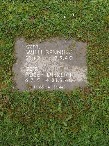 &quot;I once had a comrade&quot;. Photos of graves of German soldiers.