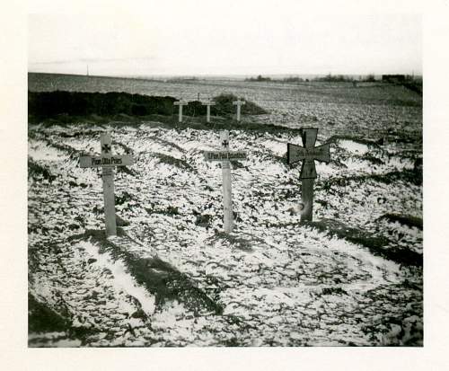 &quot;I once had a comrade&quot;. Photos of graves of German soldiers.