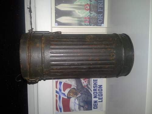 Need help with name on gas mask canister - R. Radecke