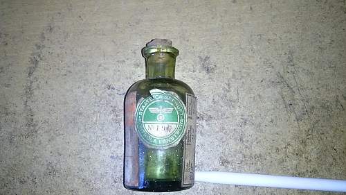 typhus medicine bottle ww2