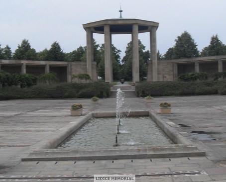 Heydrich's &quot;grave.&quot; ?