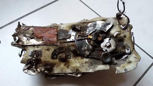 Crashed Il-2 Sturmovik radio