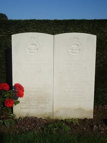 58 British and Allied airmen buried in the Chièvres Communal Cemetery ( Belgium ).