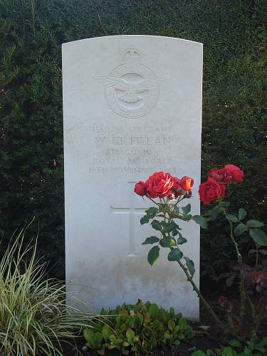 58 British and Allied airmen buried in the Chièvres Communal Cemetery ( Belgium ).