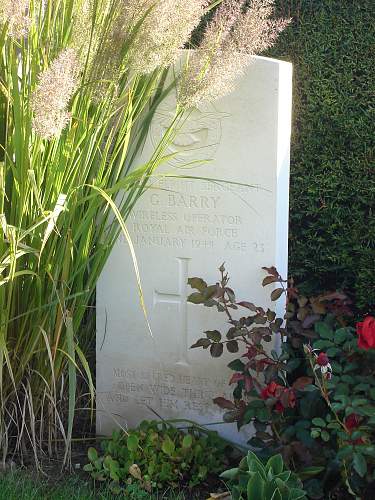 58 British and Allied airmen buried in the Chièvres Communal Cemetery ( Belgium ).