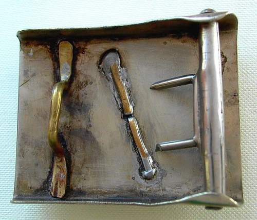 Very early DJ buckle with  split pin sigrune