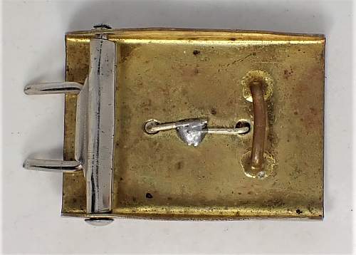 Very early DJ buckle with  split pin sigrune