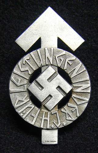 HJ sports badge