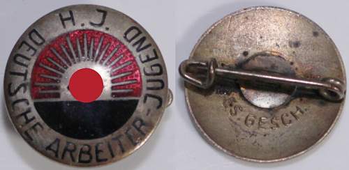2x Deutsche Arbeiter Jugend Badge