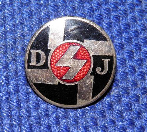 DJ membership badge, fake?