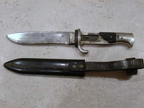 Hj knife with upside down blade