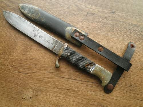 RZM M7/66 Eickhorn Solingen HJ knife in poor condition.