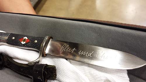 Mint HJ Knife seen at the Max Show