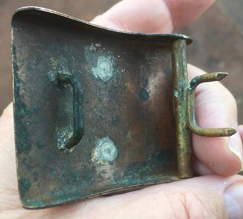 Prussian Parade Buckle with little Medaillon - question to maker??