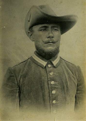 Colonial Headgear in Wear in Period Photos