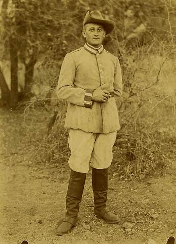 Colonial Headgear in Wear in Period Photos