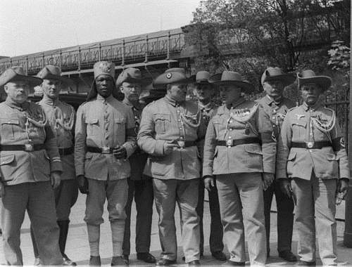 Colonial Headgear in Wear in Period Photos