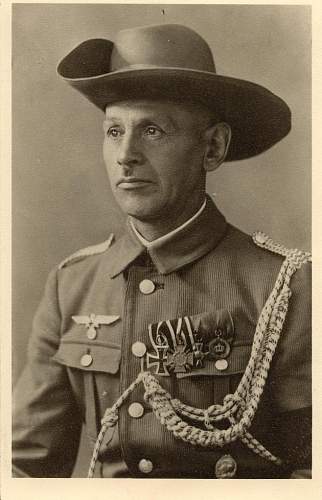 Colonial Headgear in Wear in Period Photos