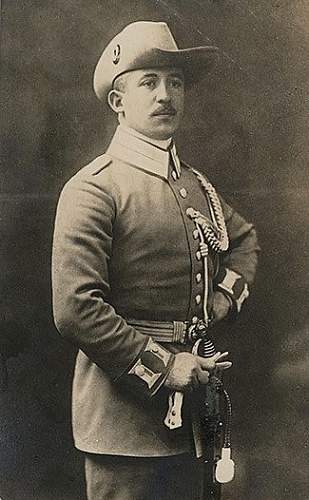 Colonial Headgear in Wear in Period Photos