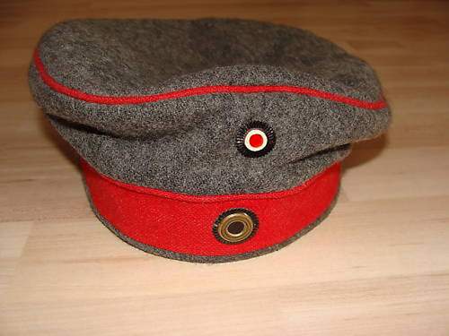 Questionable Field Caps (Kratzchen)