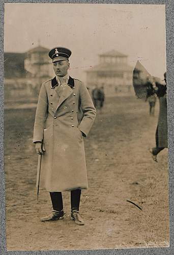 LHR Headgear in Period Photographs