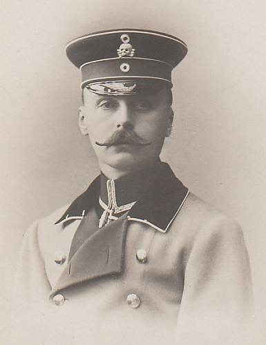 LHR Headgear in Period Photographs