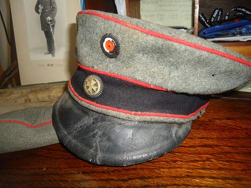 Finally got a feldmütze with masking band and a 1908 field cap for artillery/technical troops........