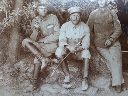 Militar-pass &amp; photo of soldier - schutztruppe maybe - help in translate