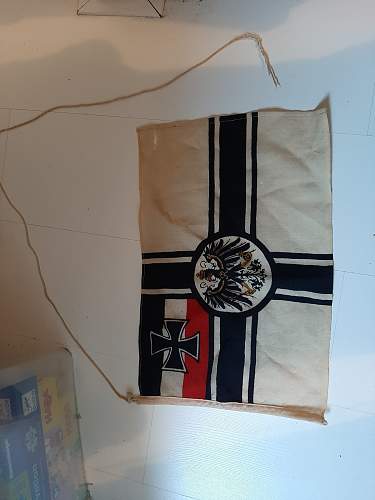 Lot Imperial German items, Haube, Schirmmütze, flag and EK