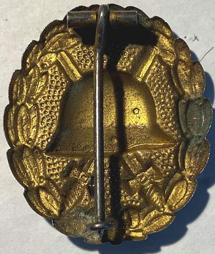 Opinions on this WW1 German Wound Badge Please