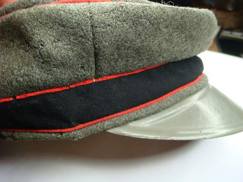 field cap with gray screen
