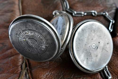 Help with identification of pocket watch (reward for EXCELENT SHOOTING)
