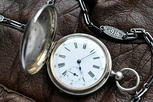 Help with identification of pocket watch (reward for EXCELENT SHOOTING)