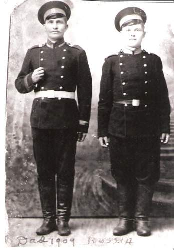 Would appreciate help identifying my husband's Grandfather's uniform.