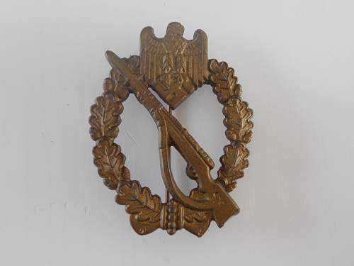 Infanterie Sturmabzeichen in Bronze L/56 Fake?