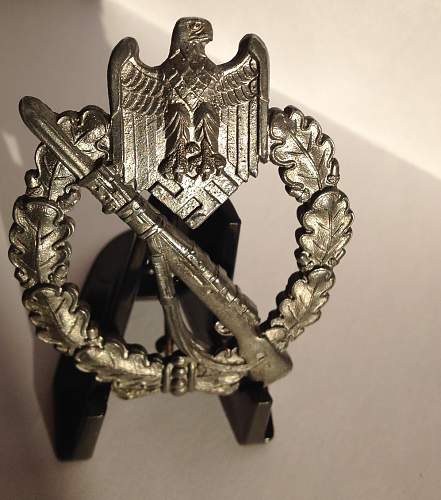 A nice and marked L/10 (Deschler &amp; Sohn) Infanterie Sturmabzeichen in Silber