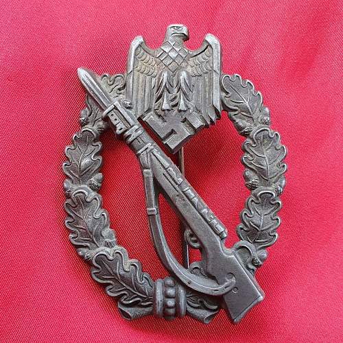 Infanterie Sturmabzeichen original or copy?