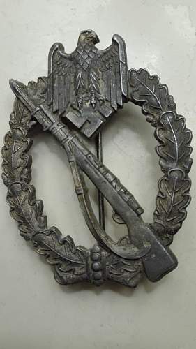 Need Help: unmarked  Infanterie Sturmabzeichen in Bronze