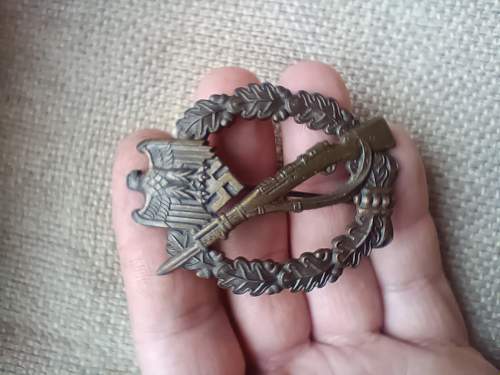 infanterie sturmabzeichen bronze original?