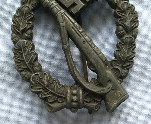 Infanterie sturmabzeichen R.S. original or fake?